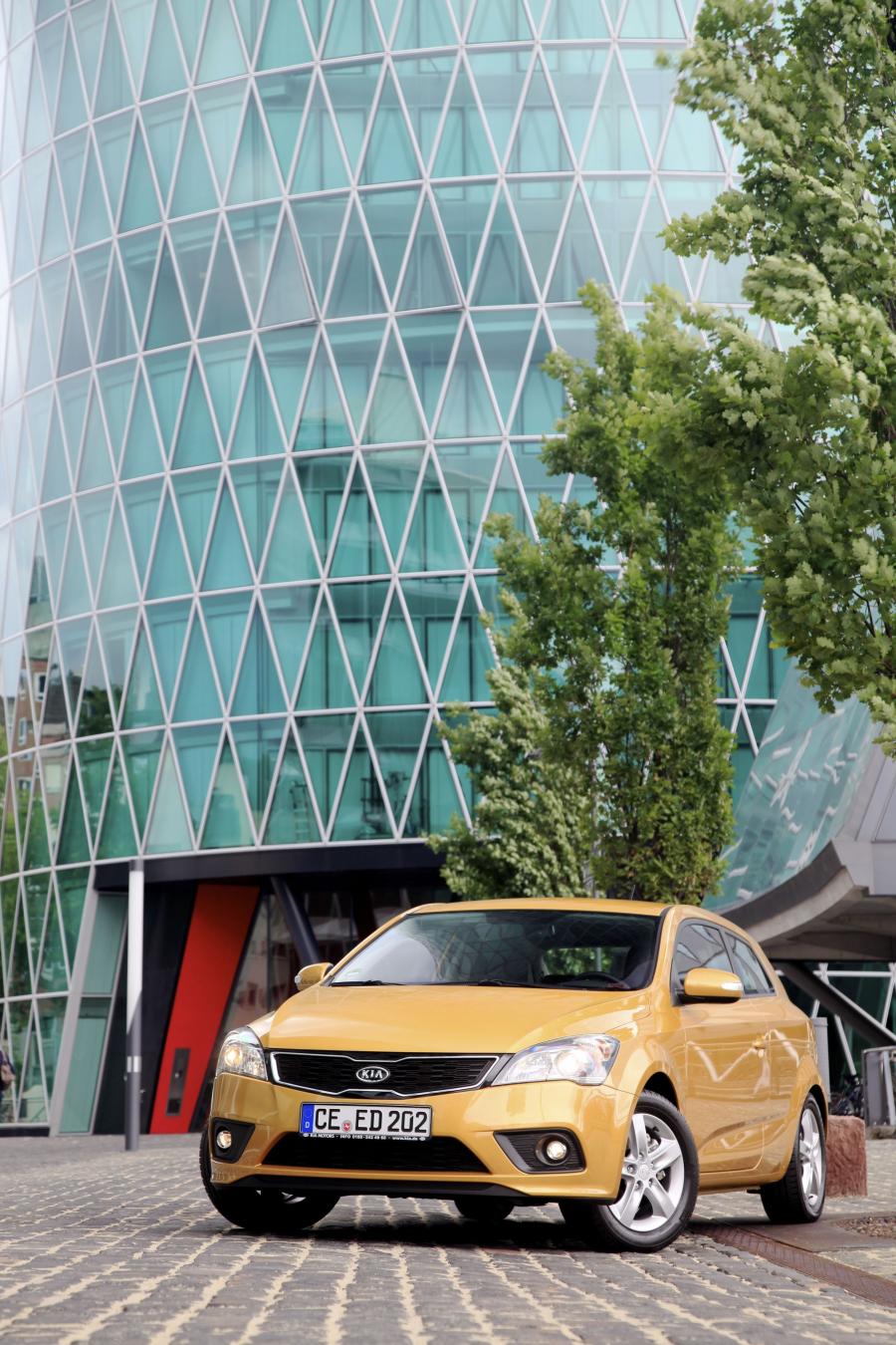  Kia pro_cee&rsquo;d EcoDynamics 2011 года  (фото 129 из 133)